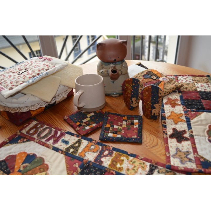 🧵 Lot de 2 couvre-œufs coque patchwork « Assiette de Dresde »