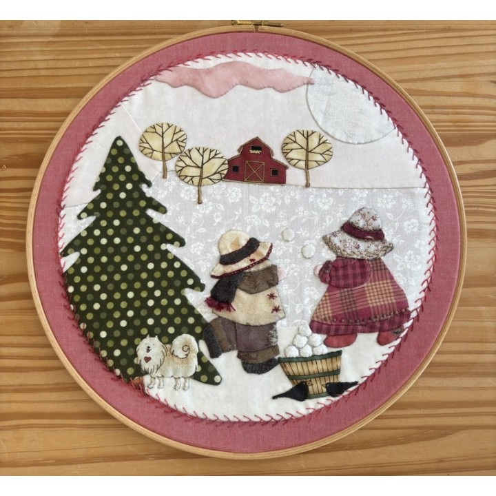 🧵 Tableau textile Sun Bonnet – Scène hivernale poétique