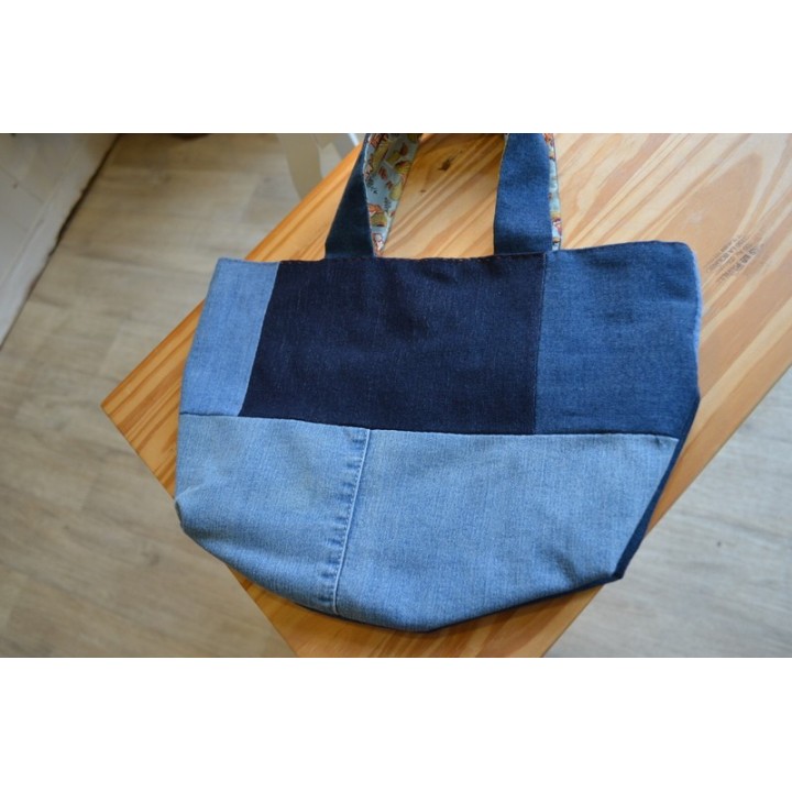 🧵 Sac en jean recyclé brodé - Pièce Unique